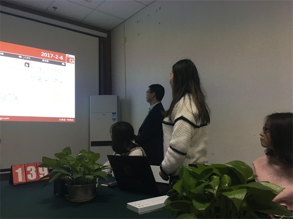 瓜瓜早課堂(139)-微笑，贊美，講故事!