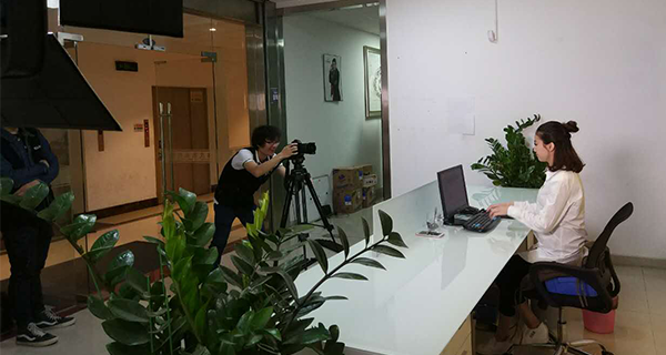 瓜子拍攝丨歐陸風暴吹來，被拍攝的氣質電暈