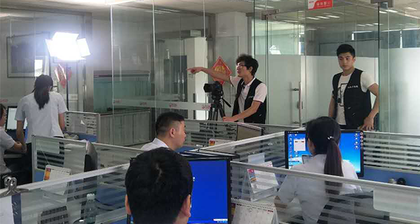 我期待著這個作品完成！我對紅瓜子非常有信心！