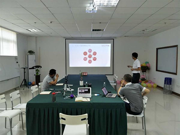 紅瓜子傳媒_企業(yè)宣傳片視頻制作_來到紅瓜子，仿佛回到了熱情奔放的青春