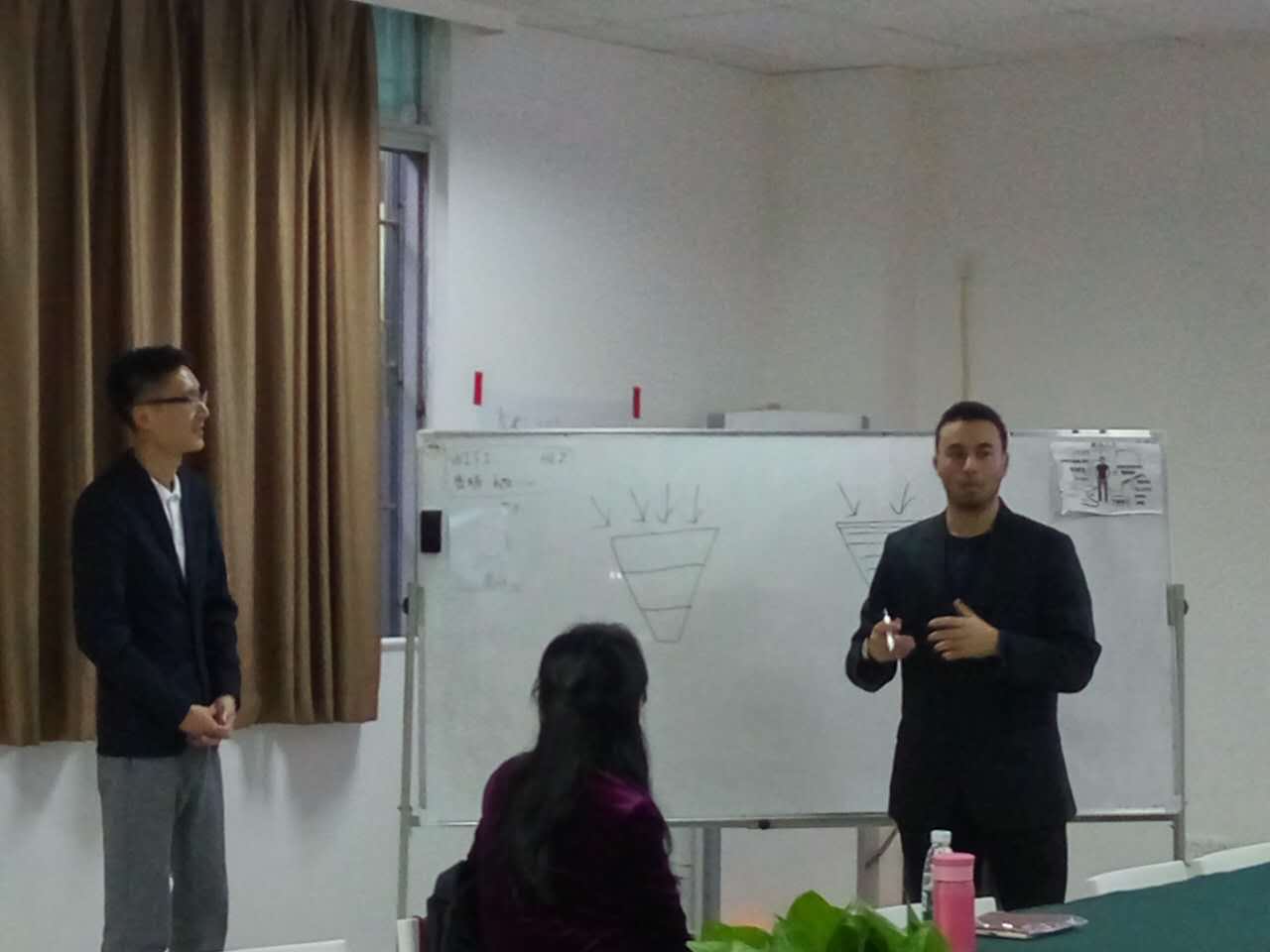 紅瓜子告訴你企業(yè)宣傳片如何應(yīng)用視錯(cuò)覺